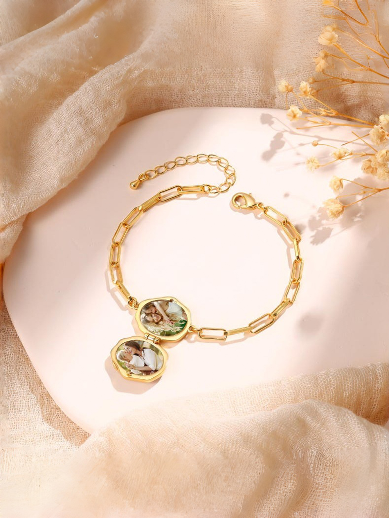 Custom Photo Pendant Bracelet, Little Angel Flip-Top Photo Bracelet